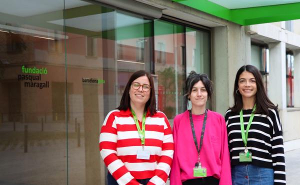 La Dra. Anna Brugulat i les neuropsicòlogues Lídia Canals i Alba Cañas