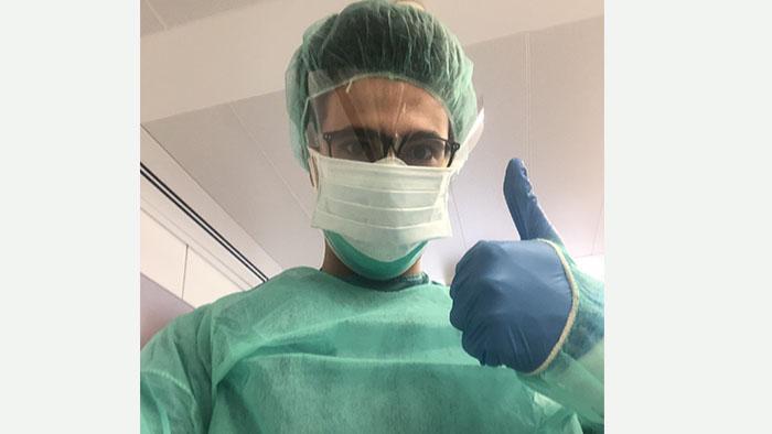 José María González de Echavarri vestido con el equipo de protección individual
