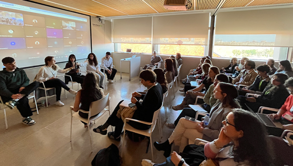 Personas en el seminario del HUB Alzheimer Barcelona